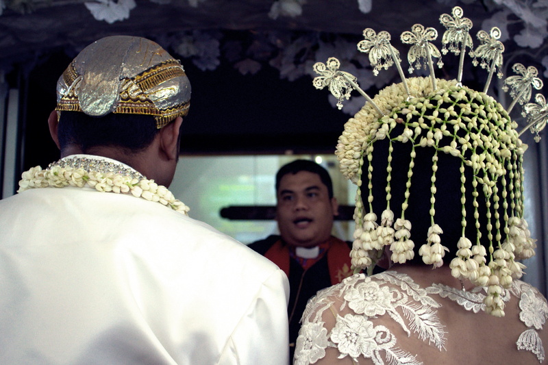 religion, jesus, adult, architecture, Java, happy, happiness, bouquet, together, religious, flower, social, christian, male, traditional, javanese, tradition