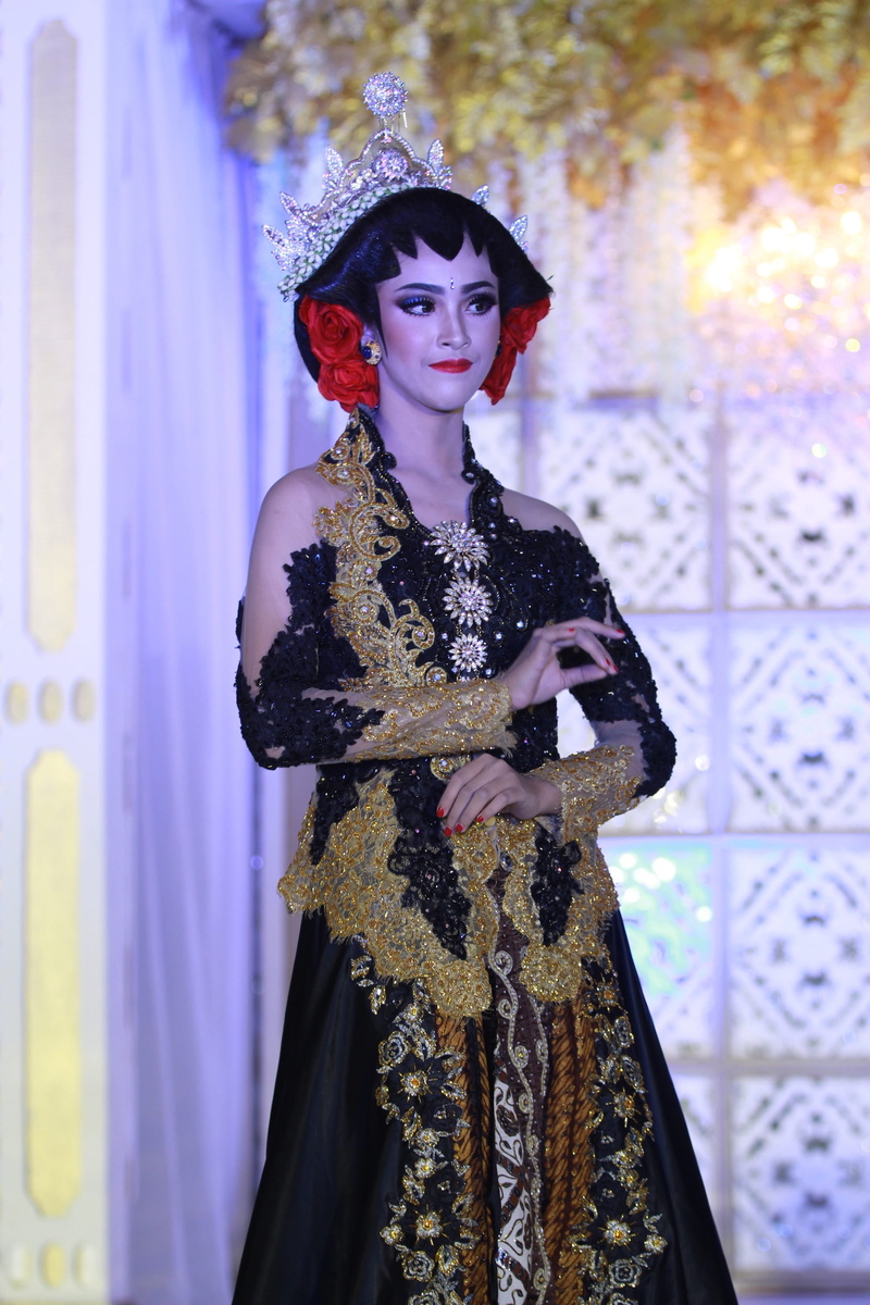 male, fashion, young adult, young, indonesian, beautiful woman, tourism, female, celebration, asia, event, wedding, standing, young women, portrait, people