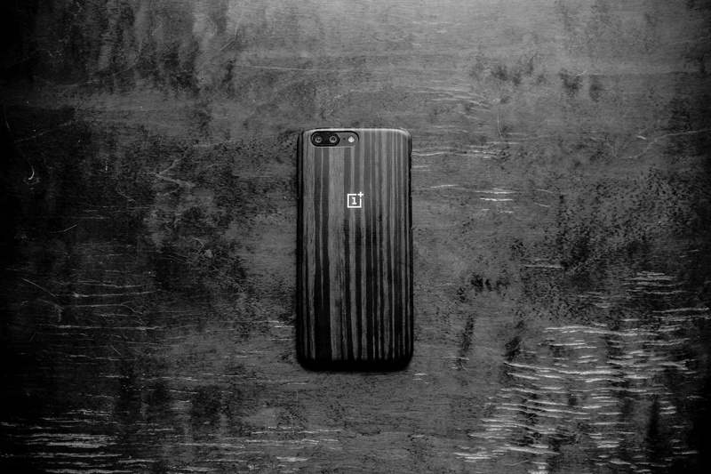 wood, information sign, mobilephone, single object, oneplus, technology, indoors, travel, woodsurface, built structure, 5K, close-up, auto post production filter