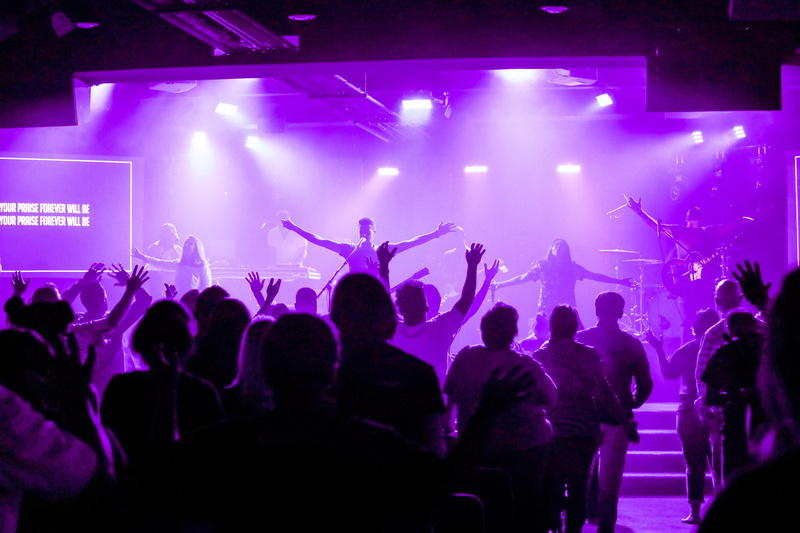 crowd, live music, popular music concert, enjoyment, lights, 5K, illuminated, night, large group of people, stage, event, nightlife, worship, group of people