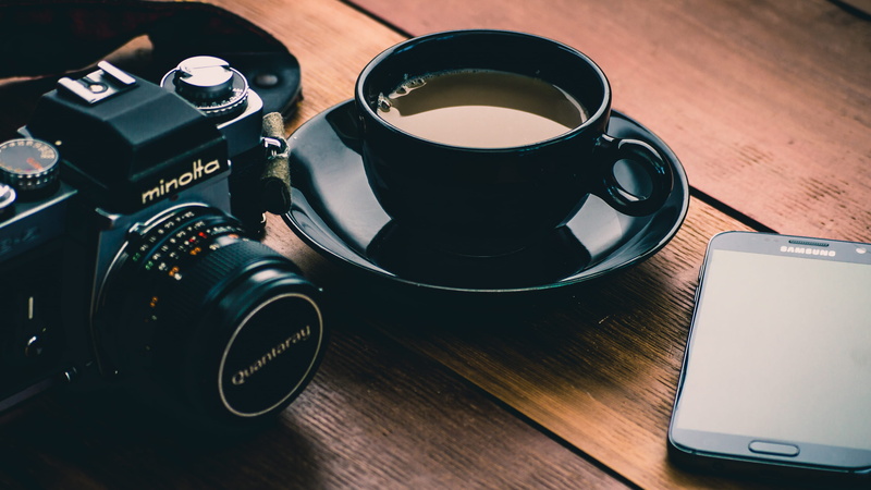 ceramic, 2K, indoors, crockery, samsung, digital camera, photography themes, coffee - drink, black, drink, coffee cup, desk, connection, minolta, still life