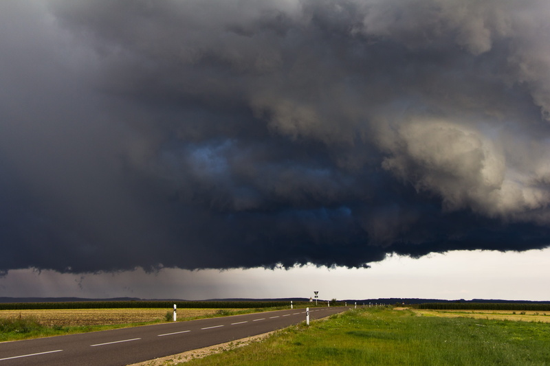 tranquil scene, beauty in nature, direction, extreme weather, sky, storm front, squall line, threatening, non-urban scene, a thunderstorm cell, cloud - sky
