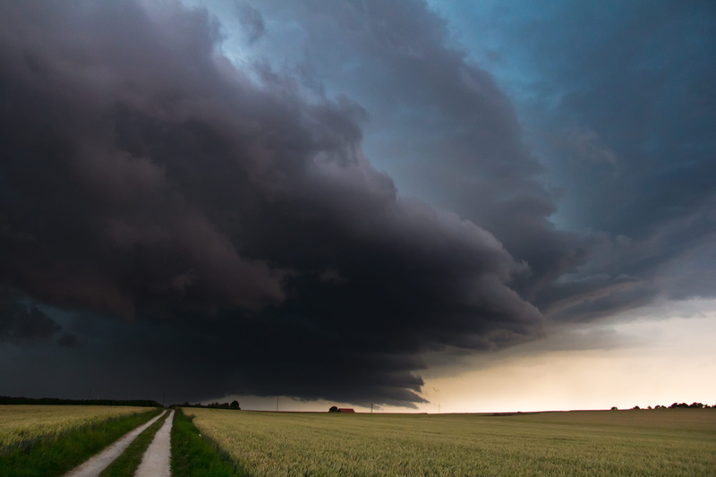 outdoors, dramatic sky, gust front, cloud - sky, storm front, storm, ominous, shelf cloud, landscape, tornado, aggression, natural disaster, no people