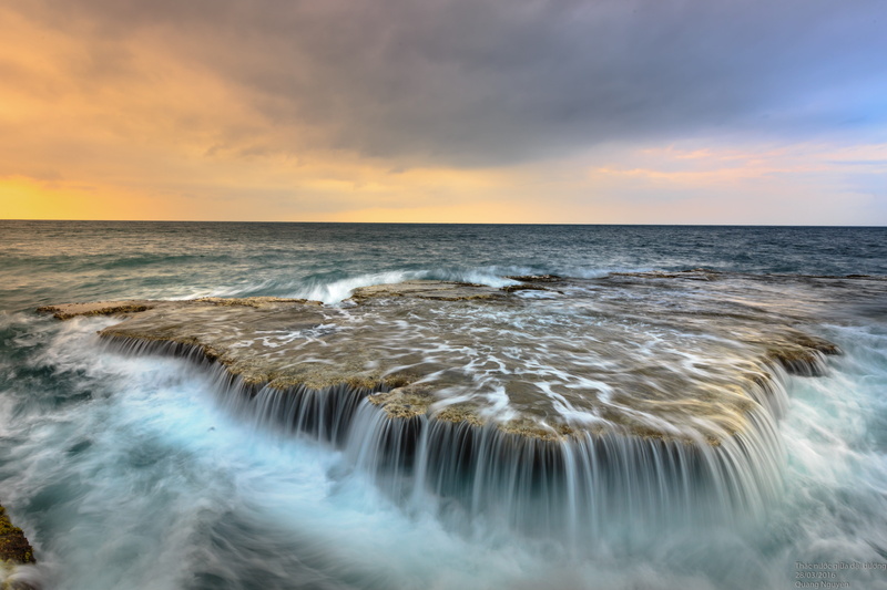 power in nature, aquatic sport, ocean waves, horizon over water, sport, nature, the ocean, cloud - sky, sunset, scenics - nature, dawn, travel, reflect
