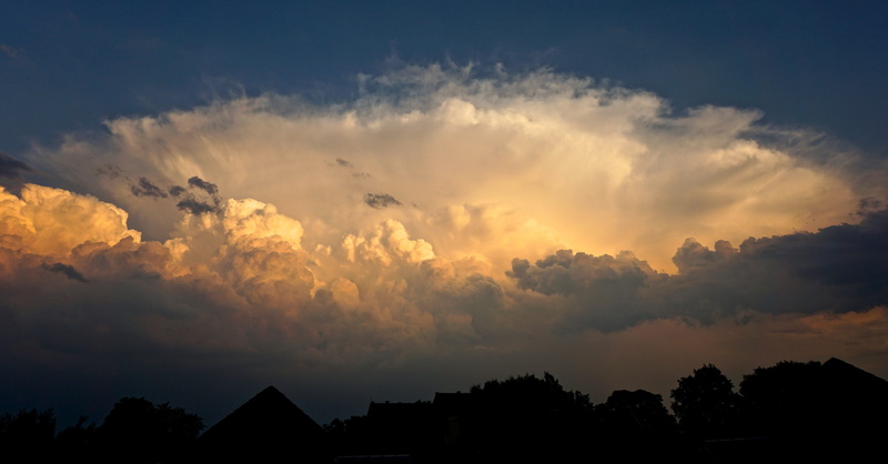 threatening, tranquil scene, dramatic Sky, tranquility, environment, cloudscape, nimbus cloud, blue, white, vibrant color, weather, beauty In Nature, storm clouds
