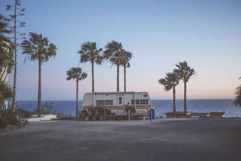 trailer, horizon over water, beauty in nature, nature, no people, 4K, sky, water, brown, white, Van, transportation, tropical climate, beach, outdoors