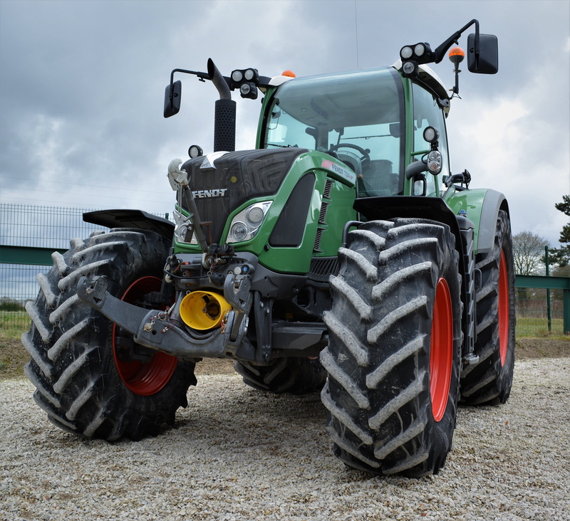 agriculture, day, tractor, farm, outdoors, land vehicle, mode of transportation, wheel, no people, transportation, tire, agricultural machinery, land, machine