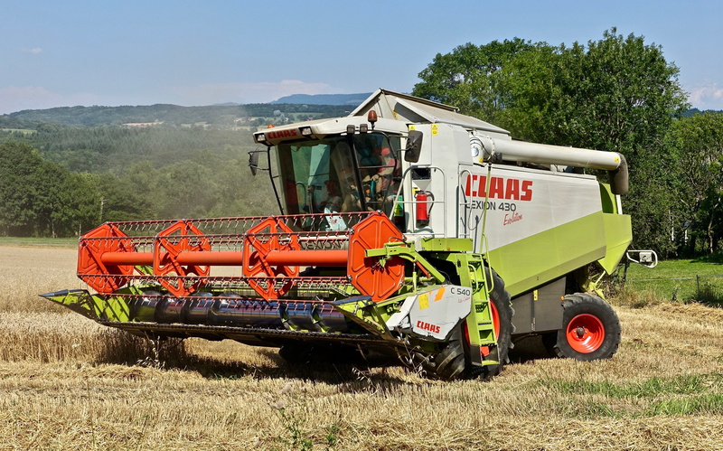 farm, outdoors, no people, harvester, agricultural, farming, harvesting, produce, day, mode of transportation, sky, land, plant, agricultural equipment