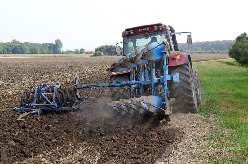 no people, tractor, westfalen, farm, riding, land, flat land, agricultural machine, land vehicle, cultivator, plant, day, ploughing, 1080P, sky, tractors