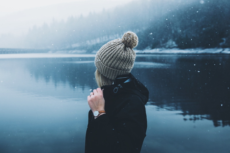 blonde, Daniel Casson, 1080P, women, black jackets, lake, woolen, hat, snow