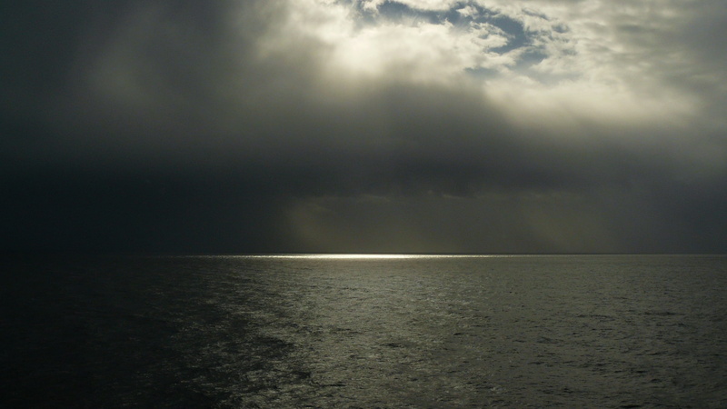 mirroring, nimbus cloud, view, rain, gloomy, evening, maritime, sea, beauty in nature, clouds, weather, rays, nature, rain band, no people, storm cloud