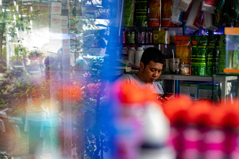 consumerism, indonesia, glass, food and drink, person, variation, market, casual clothing, 5K, business, men, supermarket, toko, retail display, food
