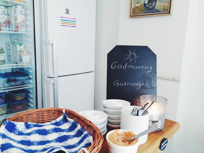 day, indoors, communication, mug, french food, godmorgen, kitchen, baked, breakfast, goodmorning, table, crockery, drink, cup, blackboad, no people, still life