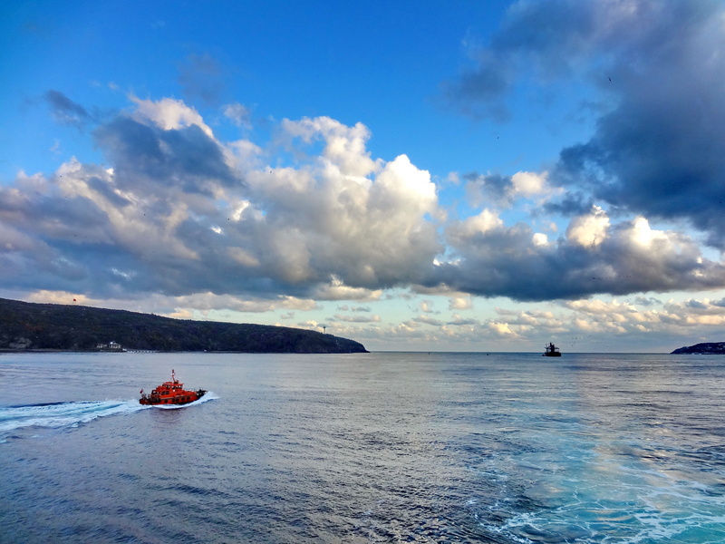 waterfront, leau, pilot, non-urban scene, bateau-pilote, les nuages, Istanbul, scenics, Bosphorus, water, cloud - sky, black sea, beauty in nature, dé troit