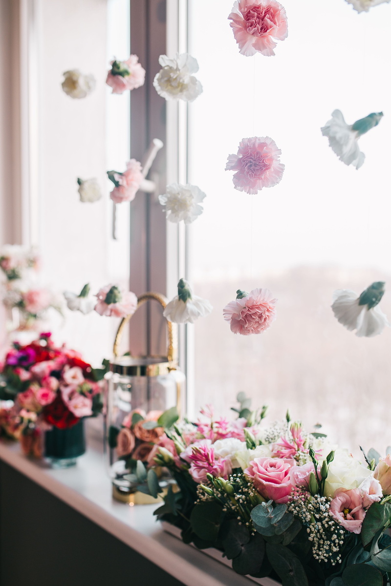 flower arrangement, vulnerability, flower, 4K, flora, bouquet, day, plant, flowers, fragility, vases, feminine, petal, window, no people, multicolor, colorful