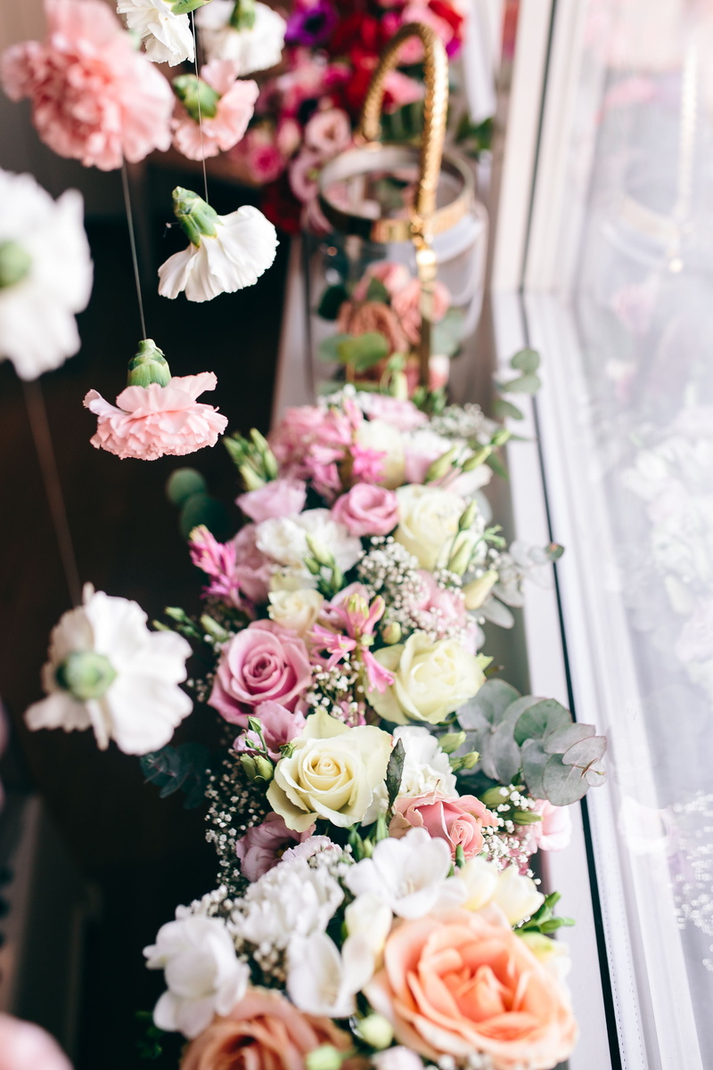 bunch of flowers, floral, rose, freshness, flowering plant, multicolor, feminine, plant, vases, lovely, flowers, vase, bouquet, flower arrangement, multi