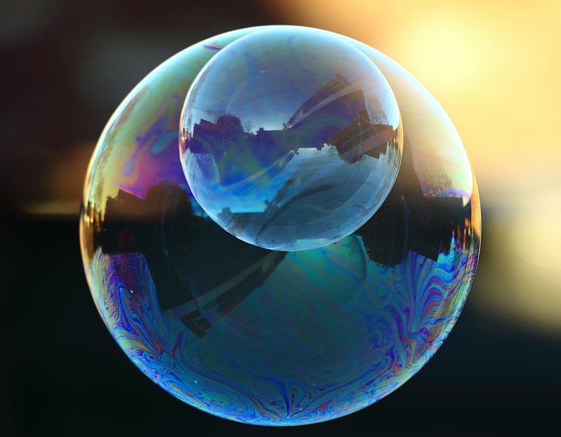black background, float, single object, fragility, vulnerability, 4K, large, nature, transparent, glass - material, sky, crystal, shape, iridescent, sphere