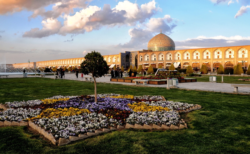 outdoors, the past, Iran, building, day, dome, built structure, sky, plant, building exterior, incidental people, concrete, grass, travel destinations