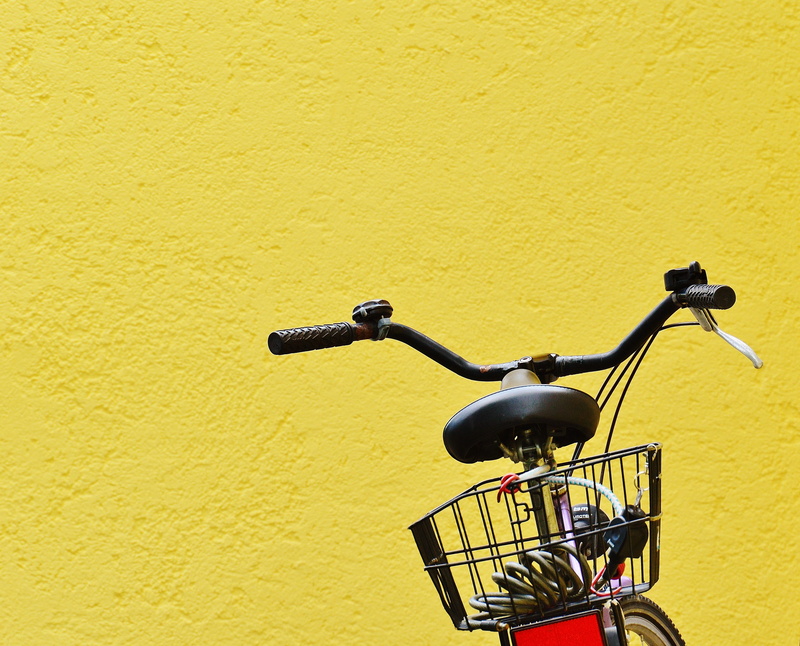 basket, handlebar, mode of transportation, wall - building feature, microphone, drive, 4K, bicycle, built structure, concrete, transportation, yellow