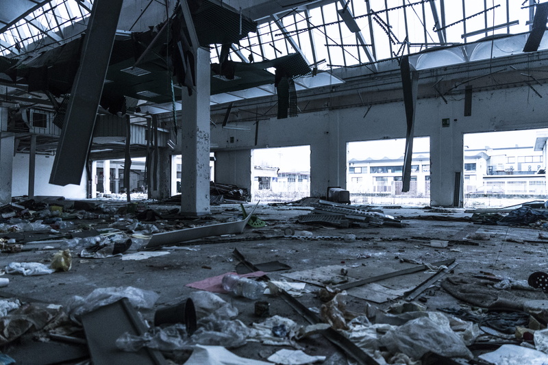built structure, architectural column, destruction, interior, abandoned, daytime, connection, decaying, building, decay, ruined, demolition, pollution