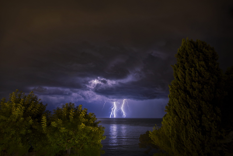 metropolis, thunderstorm, land, cumulus, city, ominous, no people, beauty in nature, fulmini nella notte, sky, cloud - sky, cloud, storm cloud, steeple