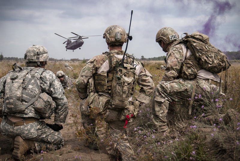 army helmet, outdoors, gray, Boeing CH-47 Chinook, soldier, uniform, army soldier, camouflage, weapon, camouflage clothing, helmet, people, 1080P, JTAC