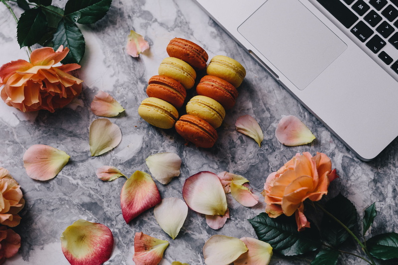 directly above, ready-to-eat, macarons, marble, flat, high angle view, overhead, workspace, cookie, healthy eating, french macaroons, indulgence, temptation