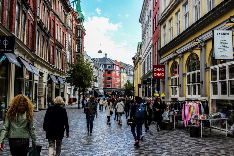 passage, copenhagen, architecture, stroll, multicultural, alley, building, consumption, crowd, adult, denmark, large group of people, society, hauswand