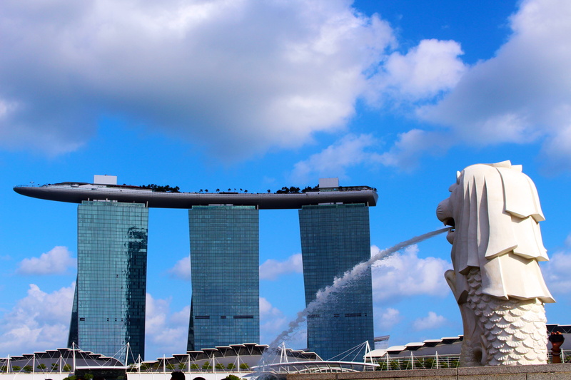 no people, building exterior, luxury hotel, facade, marina bay sands, office building exterior, city, skyscraper, hotelanlange, merlion, landmark, blue