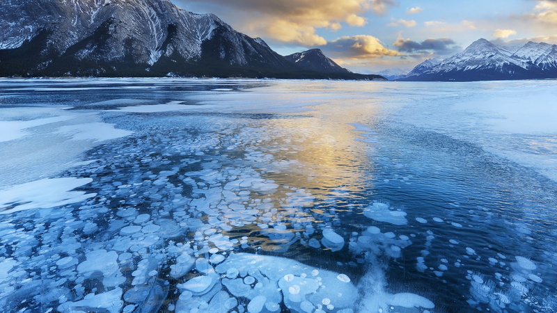 waterfront, wooden, black, outdoors, tranquil scene, cloud - sky, brown, no people, flowing water, 1080P, cold temperature, snowcapped mountain, snow
