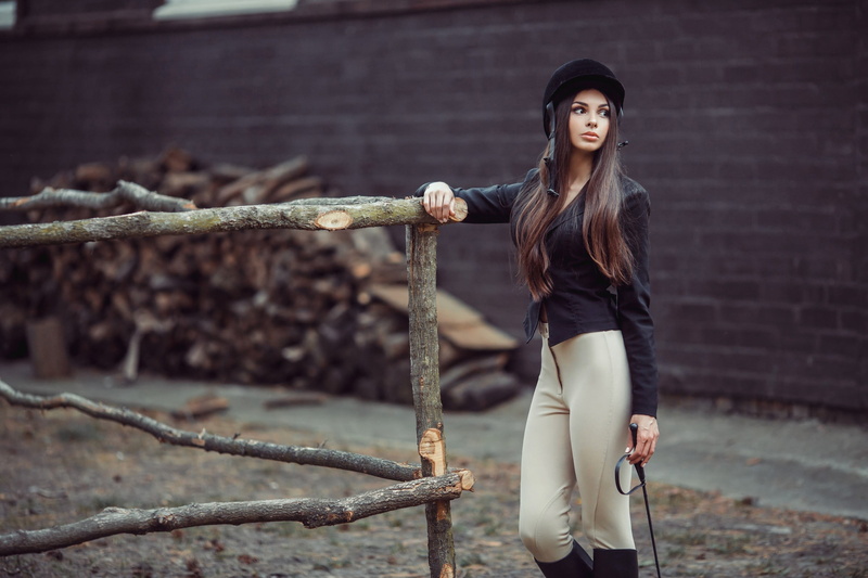 young women, fashion, women, wood, wooden, lifestyles, helmet, casual clothing, young adult, 2K, whips, top, black, model, clothing, wearing, beautiful woman