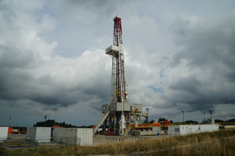 search, no people, low angle view, tall - high, nature, environment, field, white, metal, technology, 4K, factory, natural gas, building exterior, industry
