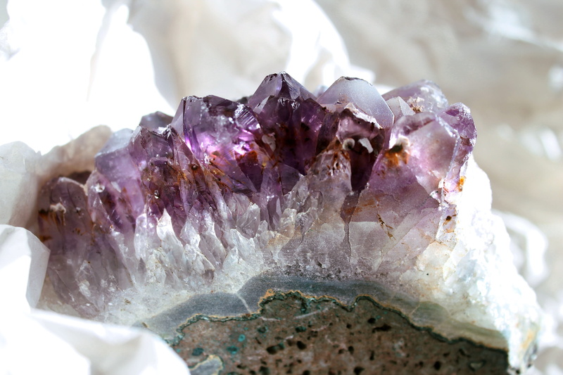 food, rock - object, geode, amethist, geology, solid, amethyst, food and drink, geological, no people, still life, quartz, jewel, crystal, focus on foreground