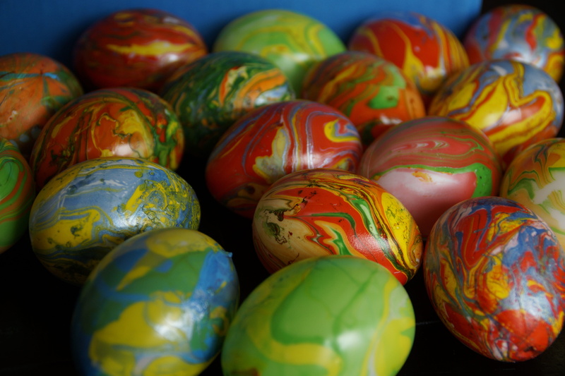 color, food and drink, happy easter, colored, easter, still life, easter greeting, indoors, backgrounds, easter decorations, 5K, easter eggs, egg, colorful