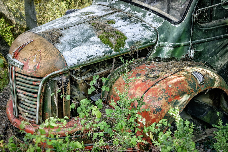 Car, run-down, demolished, motor vehicle, Broken, rotting, damaged, green, weathered, no people, Abandoned, ruined, old, outdoors, metal, classic, Truck