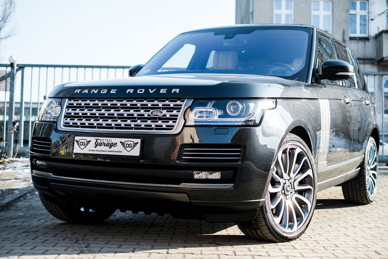 auto, off-road, reflection, gray, built structure, travel, speed, modern, style, street, range rover, outdoor, business, elegance, service, engine, vintage car