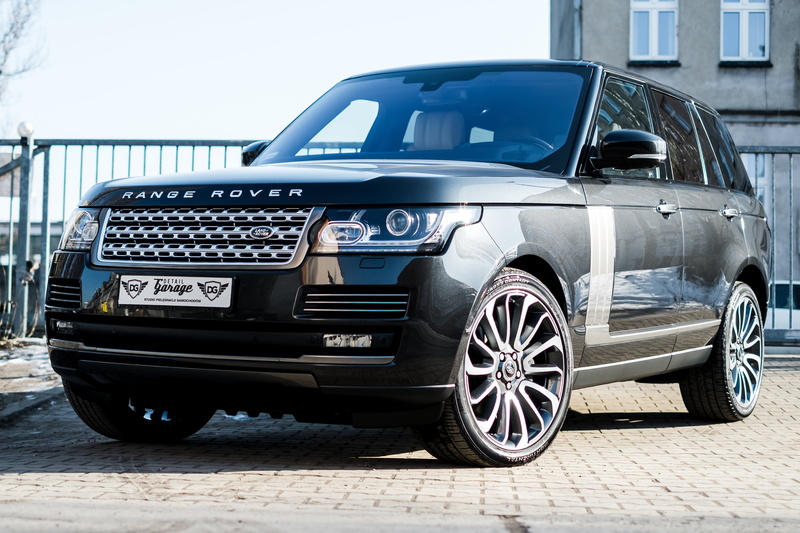 day, car, retro styled, rover, no people, black, off-road, transport, sport, traffic, technology, mode of transportation, service, modern, shadow, city