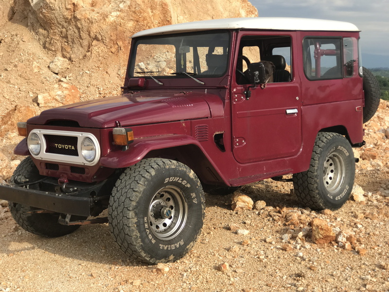 deterioration, toyota land cruiser, obsolete, damaged, 4K, red, motor vehicle, stationary, no people, off-road vehicle, decline, land vehicle, run-down