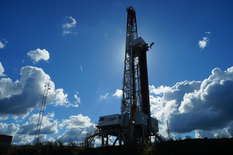 equipment, drilling rig, oil rig, cloud - sky, 1080P, clouds, blue, oil industry, mining, outdoors, fuel and power generation, low angle view, industrial equipment