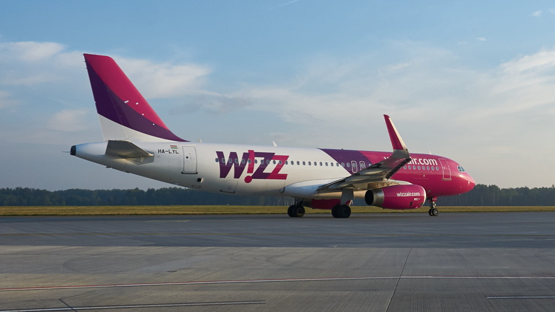 travel, tourism, red, airport, the plane, airplane, wizzair, wizz, mode of transportation, ktw, 2K, no people, sky, stationary, transportation, tickets