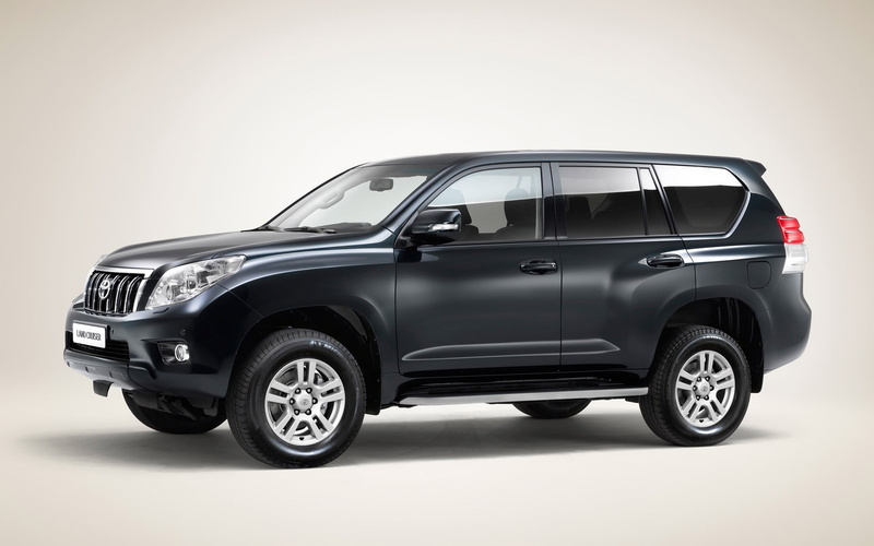 copy space, side View, no People, off-Road Vehicle, mode of Transport, land, day, indoors, transportation, motor Vehicle, land Vehicle, prado, sports Utility Vehicle