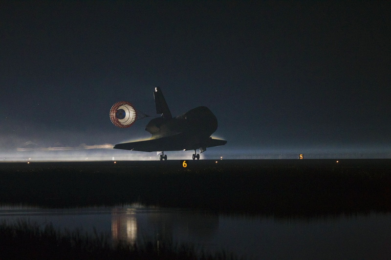 fighter plane, copy space, flying, travel, night, deployed, water, mode of Transport, mid-air, piloting, landing - Touching Down, aerospace industry, no people