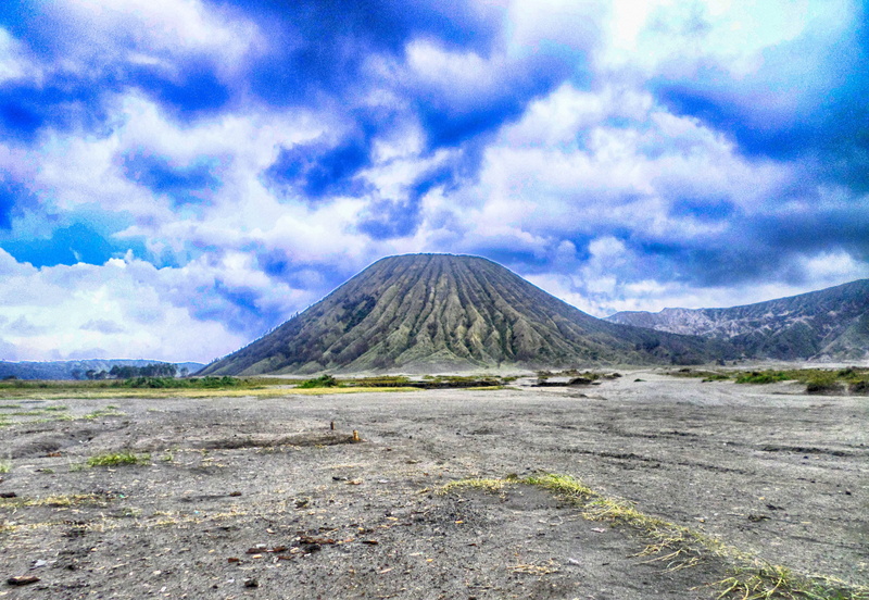 sand, volcanic landscape, no people, volcanic crater, tengger, sky, scenics, scenics - nature, travel, outdoors, day, journey, tranquility, Nature, landscape