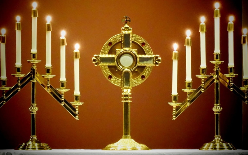 religion, stage, candles, antique, candle, fire, communication, metal, arts culture and entertainment, flame, Sacrament, 720P, lighting equipment, light - natural phenomenon