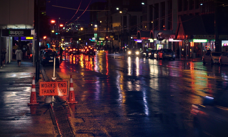 guidance, lights, light, communication, information, sign, new zealand, cars, transportation, architecture, western script, mode of transportation, rain