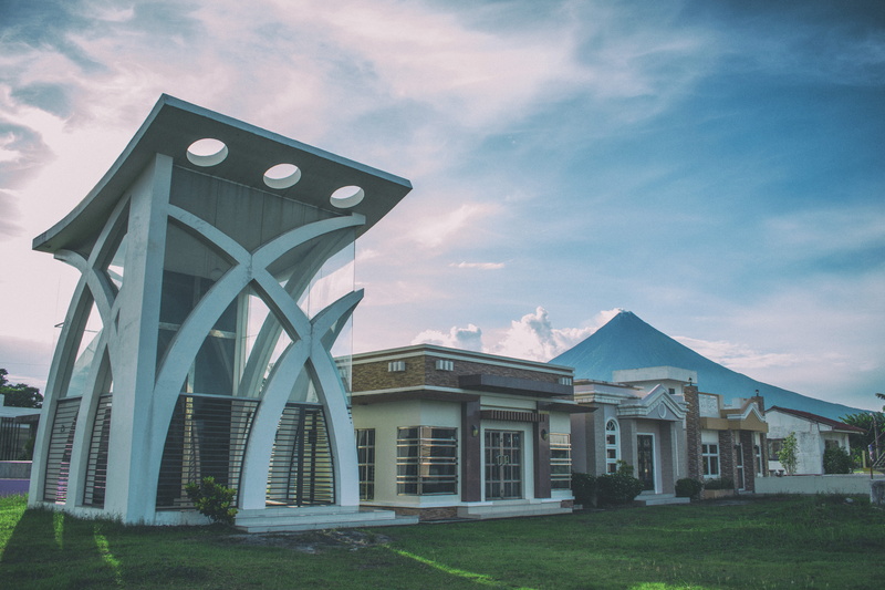 nature, field, volcano, bungalow, lawn, 5K, no people, belief, building exterior, daylight, modern, grass, plant, inlined, architecture, outdoors, Mayon Volcano