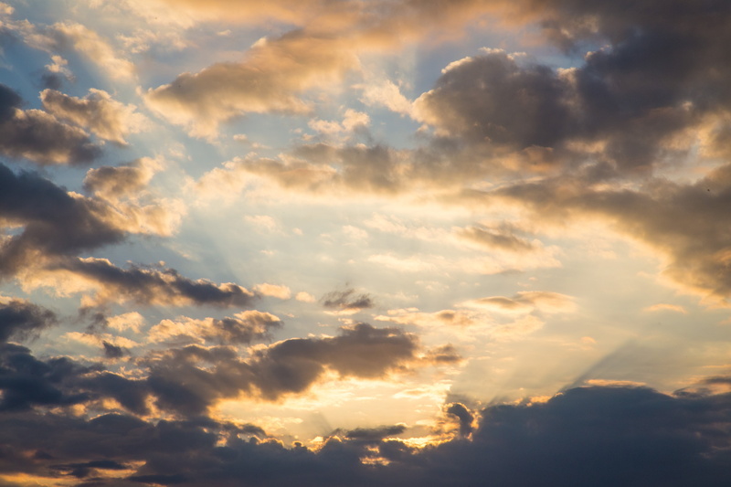 no people, sunlight, burning clouds, cloudscape, 5K, tranquil scene, moody sky, bright, scenics, sun, the scenery, sky, cloud - sky, tranquility, sunbeam