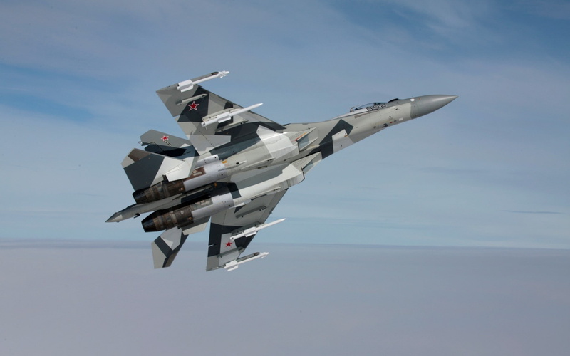 military airplane, Sukhoi Su-35, military aircraft, flying, plane, outdoors, aircraft, day, motion, nature, airplane, army, on the move, side view, air force