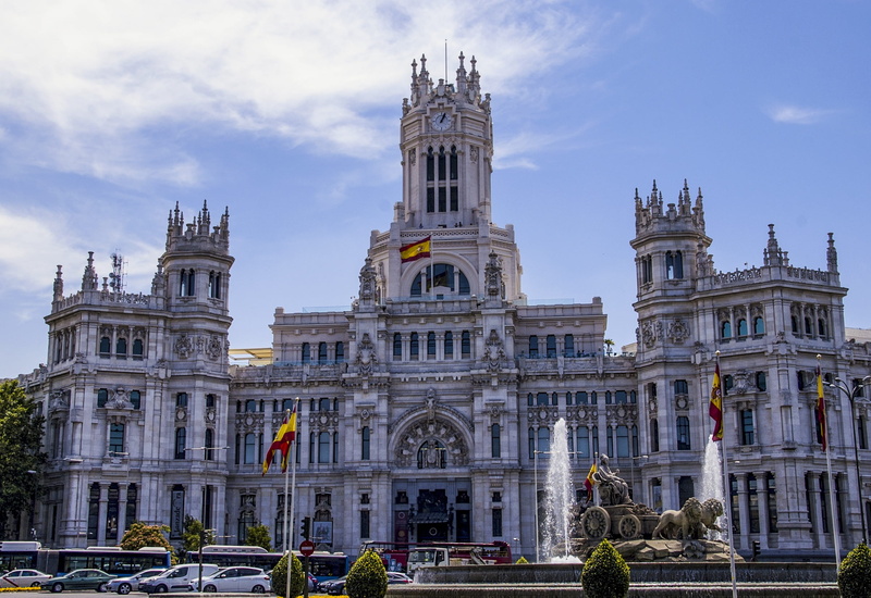 cloud - sky, town hall, city, the past, built structure, no people, car, government, building, facade, sky, ayuntamiento, 1080P, architecture, tourism