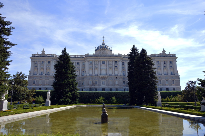 color, cloud - sky, clouds, no people, holiday, marble, fontana, europe, Madrid, heat, travel destinations, sculpture, spraying, tourism, water, art and craft